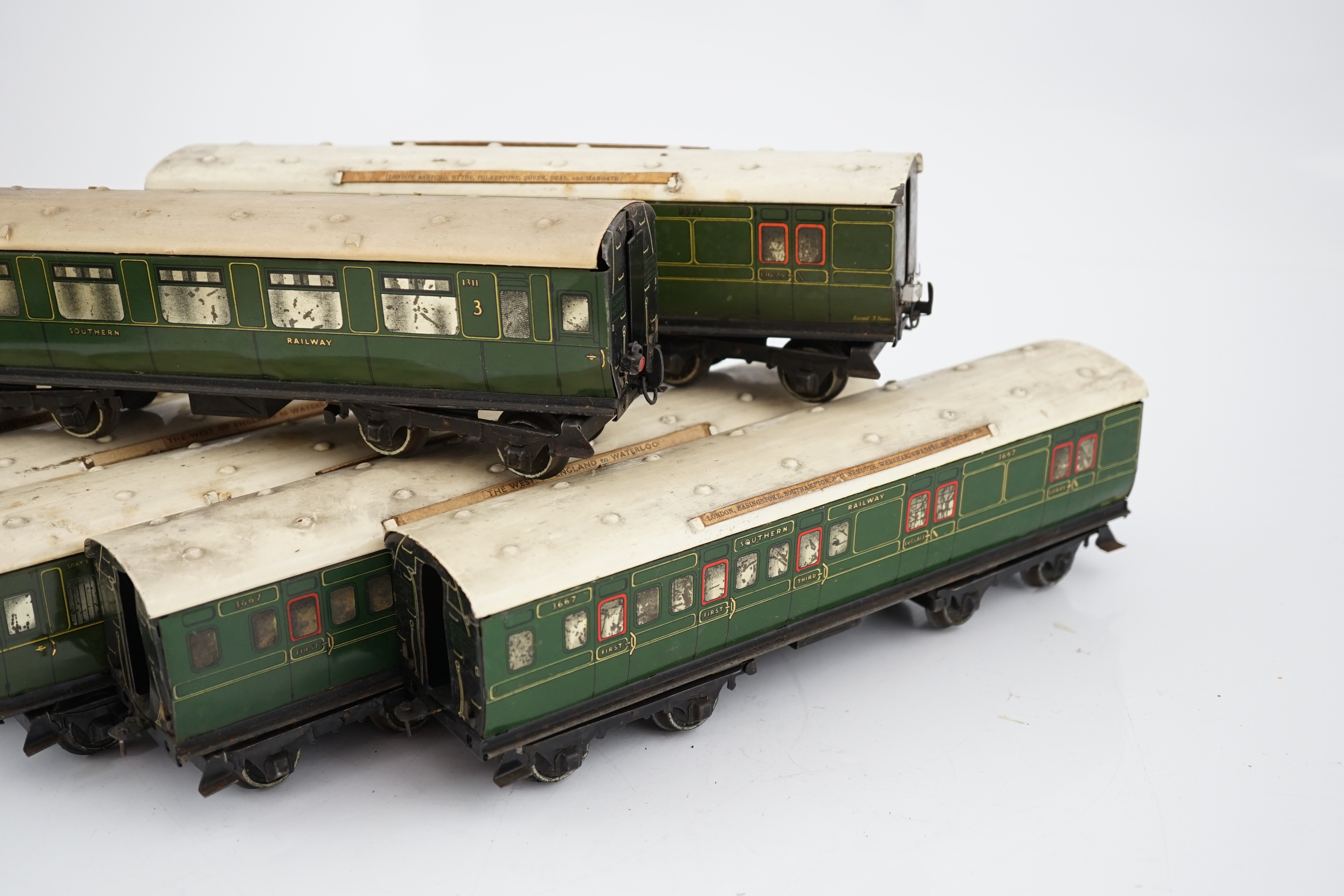 Seven Hornby 0 gauge tinplate No.2 coaches in Southern Railway livery